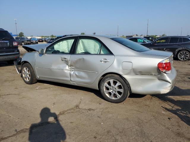 4T1BF30KX5U091008 - 2005 TOYOTA CAMRY LE SILVER photo 2