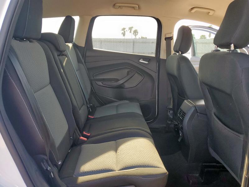 1FMCU0GD6KUB57484 - 2019 FORD ESCAPE SE WHITE photo 10