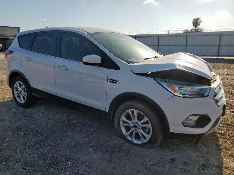 1FMCU0GD6KUB57484 - 2019 FORD ESCAPE SE WHITE photo 4