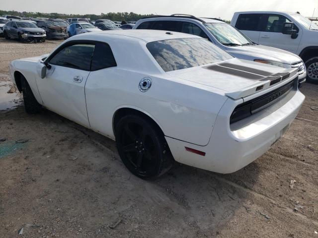 2B3CJ4DV8AH313934 - 2010 DODGE CHALLENGER SE WHITE photo 2