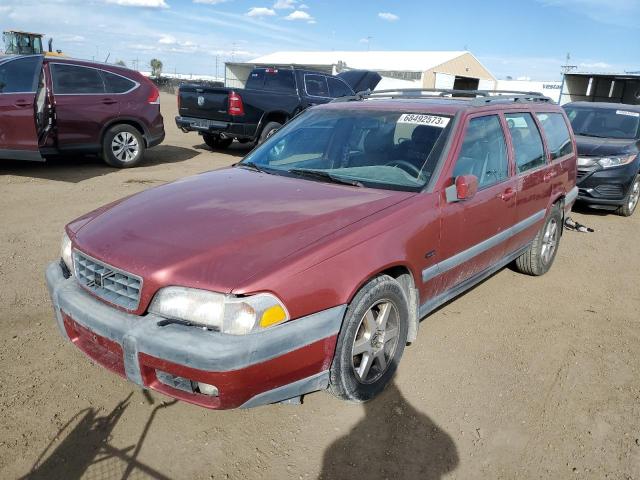 YV1LZ5641W2446675 - 1998 VOLVO V70 XC RED photo 1