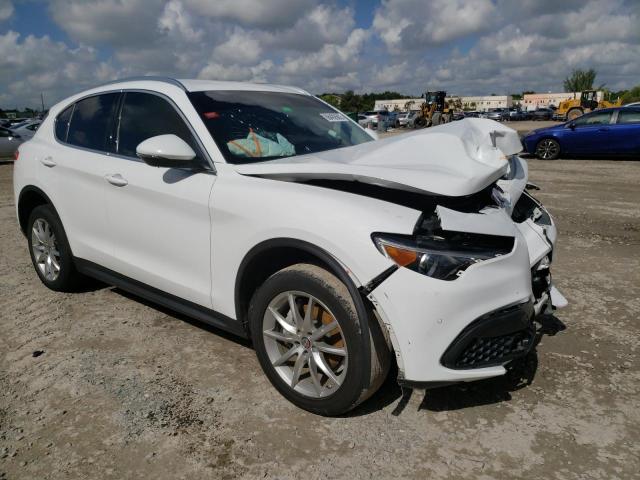 ZASFAKBNXJ7B81605 - 2018 ALFA ROMEO STELVIO TI WHITE photo 4