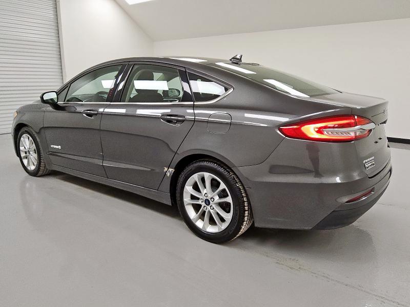 3FA6P0LU7KR234374 - 2019 FORD FUSION SE ნაცრისფერი ფოტო 2