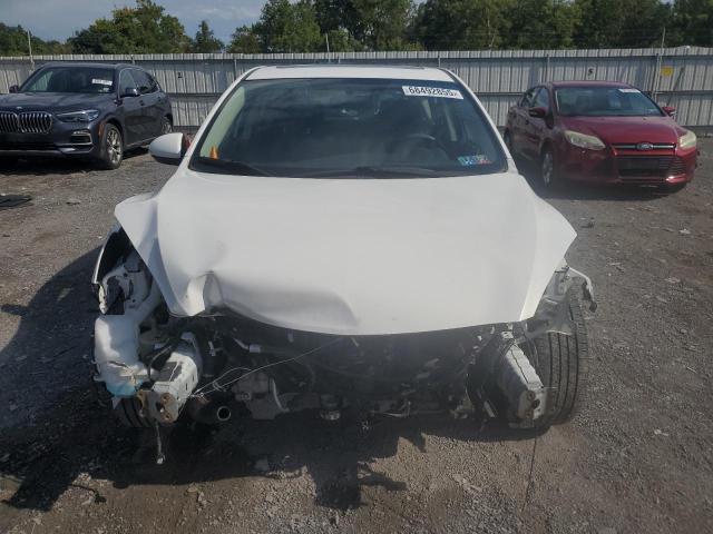 JM1BL1L59C1679939 - 2012 MAZDA 3 S WHITE photo 5
