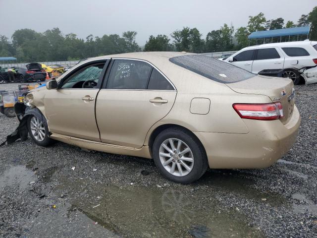 4T1BF3EK9BU708113 - 2011 TOYOTA CAMRY BASE GOLD photo 2
