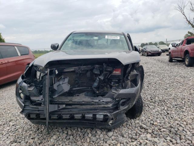 3TMCZ5ANXHM103087 - 2017 TOYOTA TACOMA DOUBLE CAB GRAY photo 5