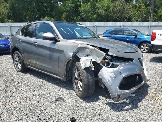ZASFAKNN3J7B70831 - 2018 ALFA ROMEO STELVIO TI SPORT SILVER photo 4
