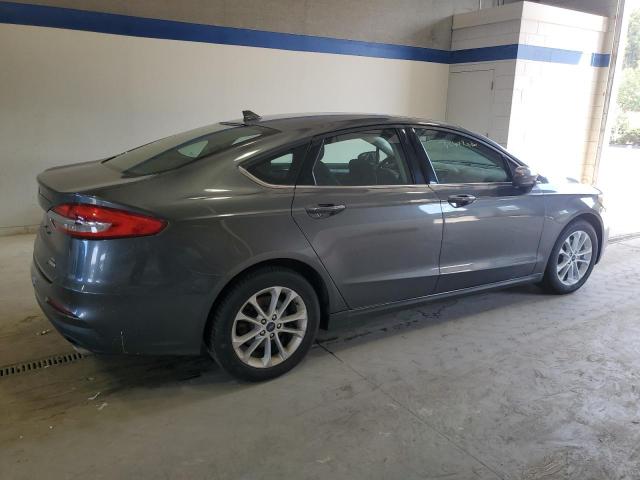 3FA6P0HD5LR220872 - 2020 FORD FUSION SE GRAY photo 3