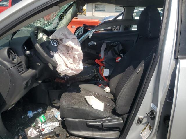 3N1CN7AP2JK436610 - 2018 NISSAN VERSA S SILVER photo 7