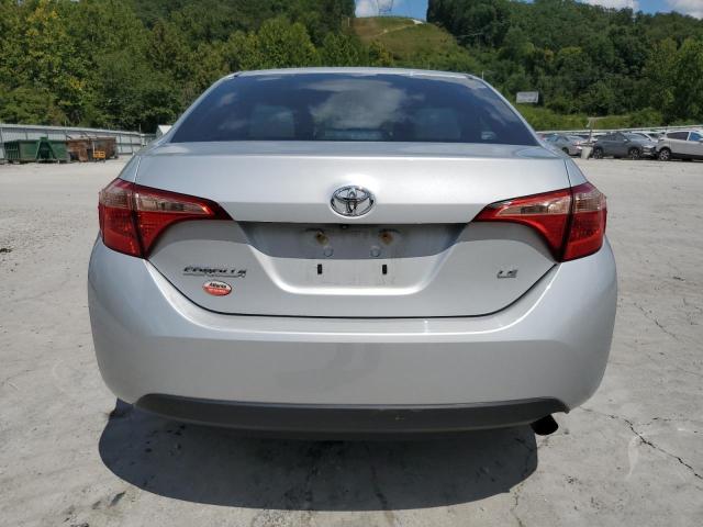 2T1BURHE9JC003777 - 2018 TOYOTA COROLLA L Серебристый фото 6