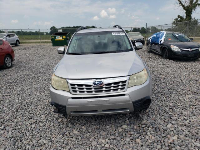 JF2SHBDCXBH782332 - 2011 SUBARU FORESTER 2.5X PREMIUM SILVER photo 5
