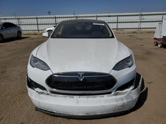 5YJSA1E10FF115205 - 2015 TESLA MODEL S Weiß Foto 5