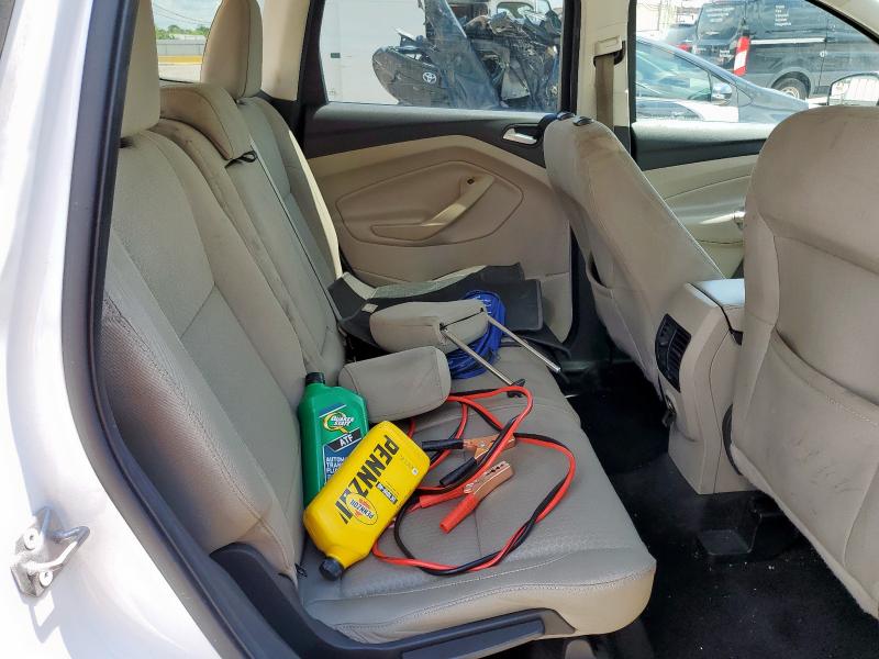 1FMCU9GD5JUB61450 - 2018 FORD ESCAPE SE Blanc photo 11