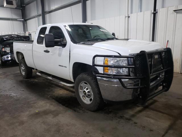 1GC2CVCG4DZ167520 - 2013 CHEVROLET 2500 C2500 HEAVY DUTY WHITE photo 4