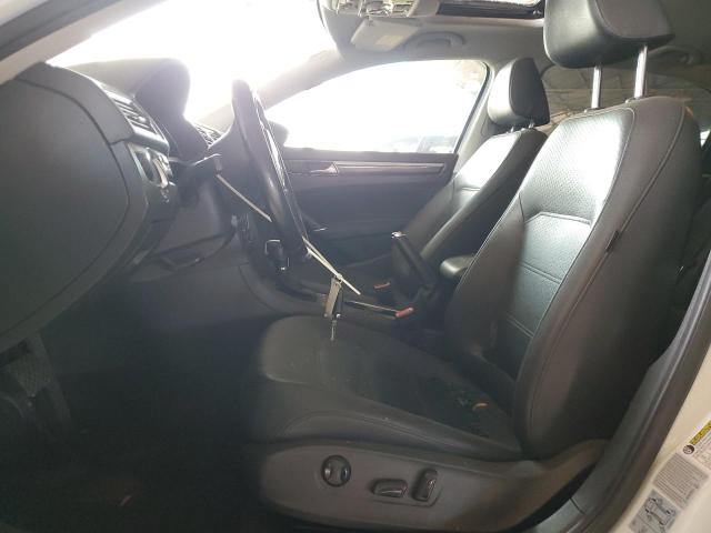 1VWBT7A38GC040608 - 2016 VOLKSWAGEN PASSAT SE WHITE photo 7