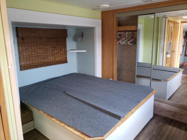 4YDF328XY4051462 - 2000 KEYSTONE MONTANA WHITE photo 5