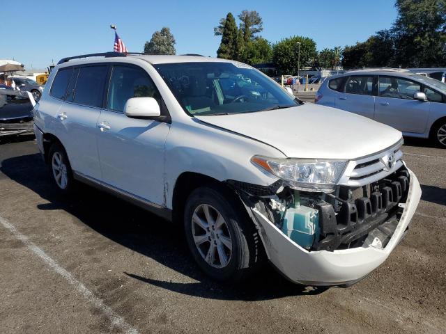 5TDZK3EH8BS046306 - 2011 TOYOTA HIGHLANDER BASE WHITE photo 4