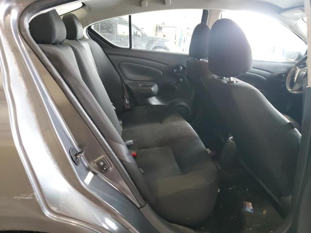 3N1CN7APXJL803330 - 2018 NISSAN VERSA S Gri fotoğraf 10