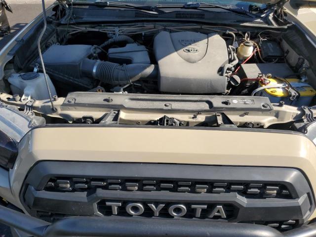 3TMAZ5CN9JM075258 - 2018 TOYOTA TACOMA DOUBLE CAB Brun photo 11