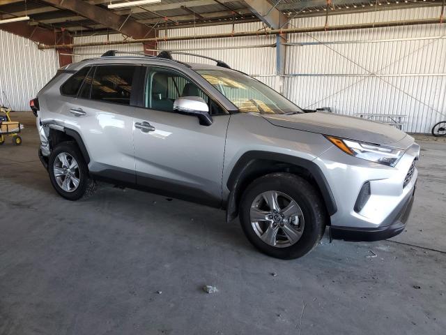 2T3P1RFVXRW449391 - 2024 TOYOTA RAV4 XLE SILVER photo 4