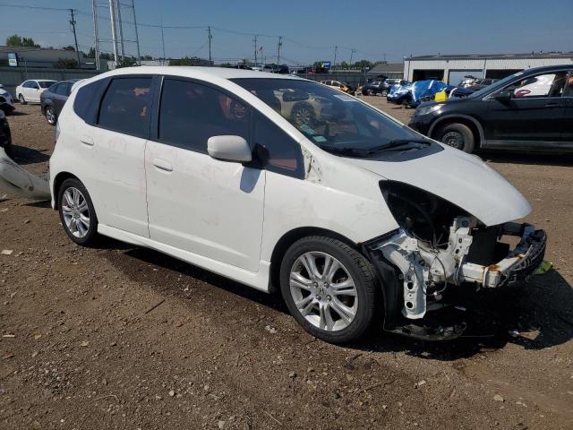 JHMGE8H41AC024974 - 2010 HONDA FIT SPORT WHITE photo 4