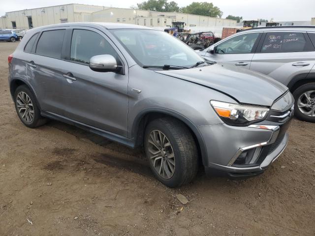 JA4AP4AUXKU016818 - 2019 MITSUBISHI OUTLANDER SE გრაფიტი ფოტო 4