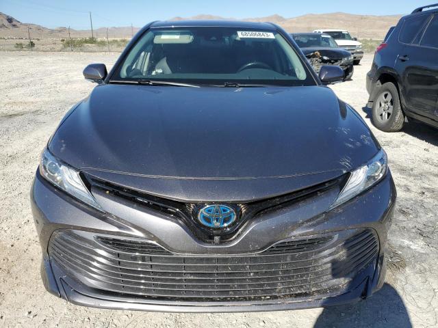 4T1F31AKXLU519752 - 2020 TOYOTA CAMRY XLE GRAY photo 5