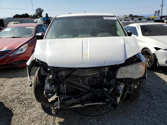 2D4RN1AG7BR632760 - 2011 DODGE GRAND CARA C/V WHITE photo 5