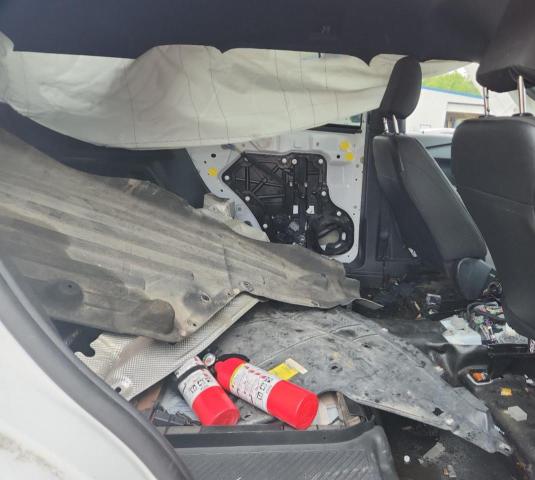 1FM5K8AB7NGA02742 - 2022 FORD EXPLORER POLICE INTERCEPTOR Ақ фото 11