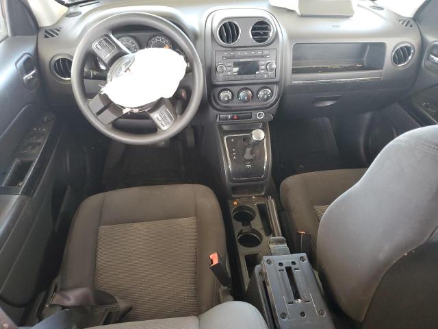 1C4NJPBA2HD116032 - 2017 JEEP PATRIOT SPORT SILVER photo 8