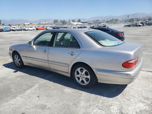 WDBJF65J82B423776 - 2002 MERCEDES-BENZ E 320 TAN photo 2