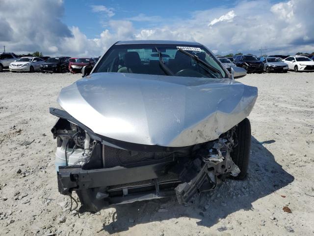 4T1BF1FK9HU348028 - 2017 TOYOTA CAMRY LE SILVER photo 5