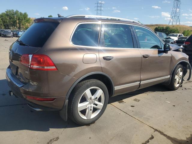 WVGEF9BP5ED010991 - 2014 VOLKSWAGEN TOUAREG V6 BROWN photo 3