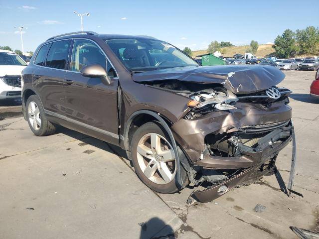 WVGEF9BP5ED010991 - 2014 VOLKSWAGEN TOUAREG V6 BROWN photo 4