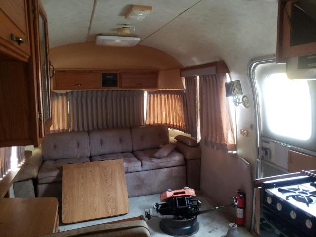 1STGEAU33LJ507582 - 1990 AIRS TRAVELTRAI SILVER photo 5