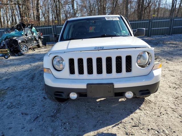 1C4NJRFB1FD395906 - 2015 JEEP PATRIOT LATITUDE WHITE photo 5