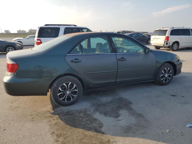 4T1BE32K55U070096 - 2005 TOYT CAMRY LE GREEN photo 3