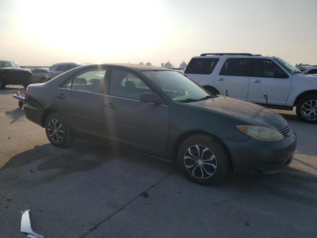4T1BE32K55U070096 - 2005 TOYT CAMRY LE GREEN photo 4