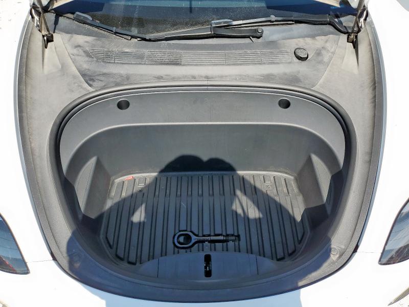 5YJ3E1EC2PF708351 - 2023 TESLA MODEL 3 Blanc photo 11