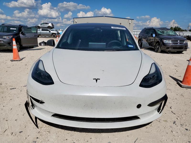 5YJ3E1EC2PF708351 - 2023 TESLA MODEL 3 Blanc photo 5