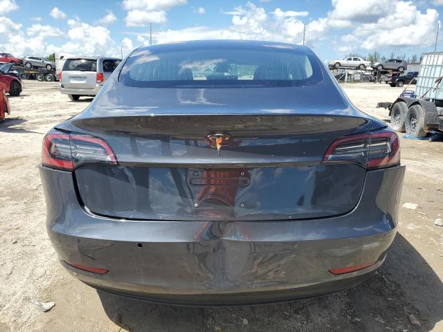 5YJ3E1EA1JF049216 - 2018 TESLA MODEL 3 Gris photo 6