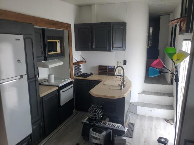 1KB311U2X9W180325 - 2009 HOLIDAY RAMBLER PRESIDENTIAL SUITE WHITE photo 5