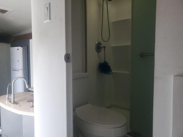 1KB311U2X9W180325 - 2009 HOLIDAY RAMBLER PRESIDENTIAL SUITE WHITE photo 7