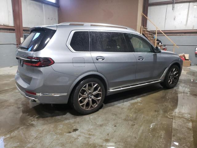 5UX23EM02P9N48321 - 2023 BMW X7 XDRIVE40I SILVER photo 3