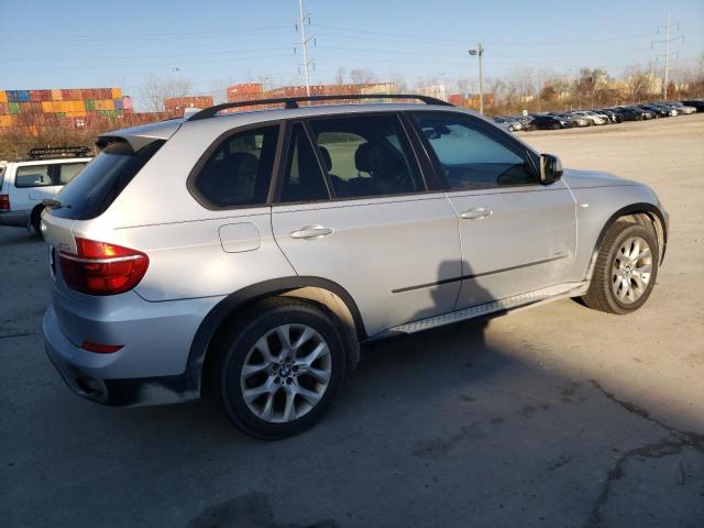 5UXZV4C58BL740189 - 2011 BMW X5 XDRIVE35I SILVER photo 3