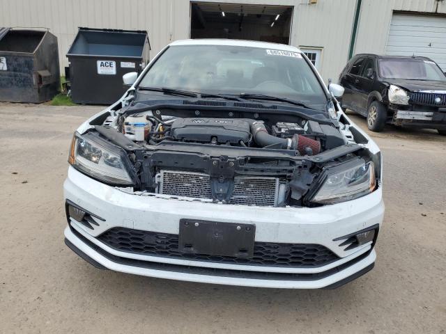 3VW4T7AJ6HM415239 - 2017 VOLKSWAGEN JETTA GLI أبيض صورة 5