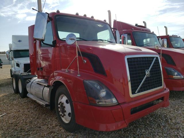 4V5NC9UG2EN147097 - 2014 VOLVO VN VNL RED photo 1