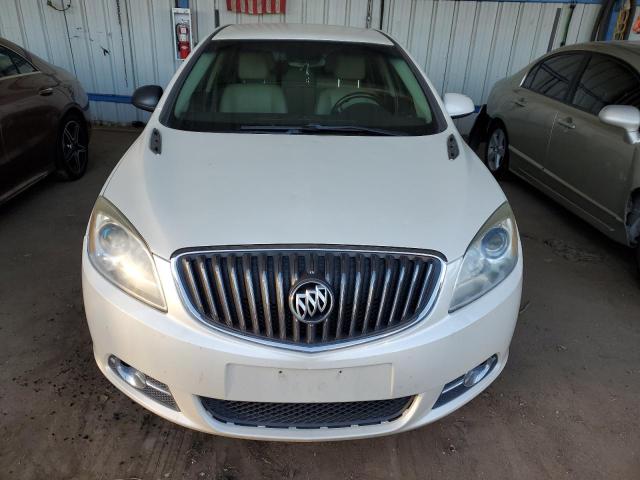 1G4PP5SKXC4171661 - 2012 BUICK VERANO WHITE photo 5