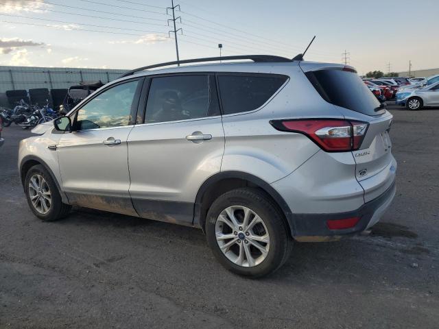 1FMCU9HD7JUA47593 - 2018 FORD ESCAPE SEL ვერცხლისფერი ფოტო 2