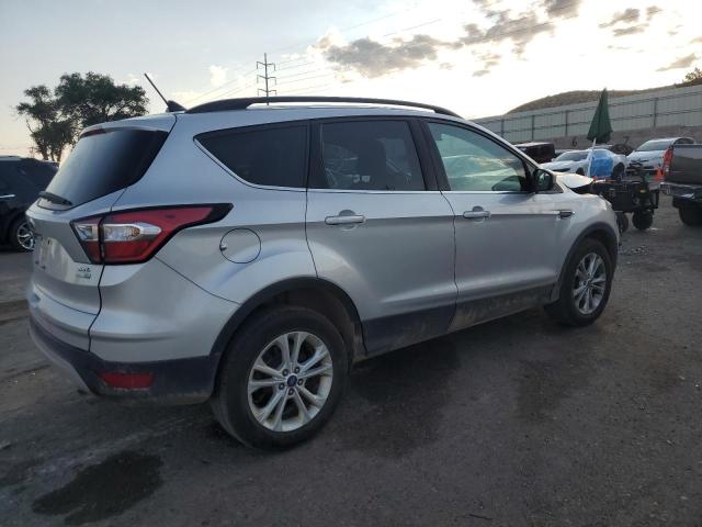 1FMCU9HD7JUA47593 - 2018 FORD ESCAPE SEL ვერცხლისფერი ფოტო 3